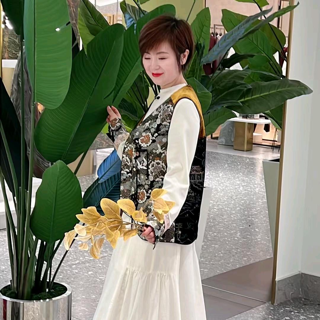 王晶女装名品王开心
