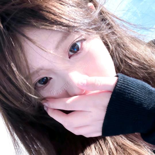 小松露露.