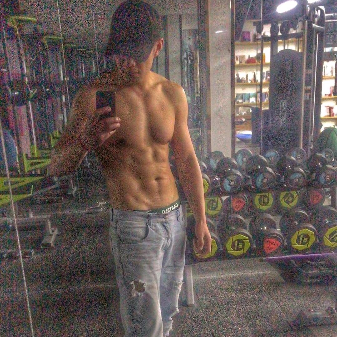 小Du老师在健身