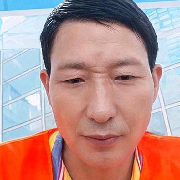 安徽帅哥唱歌首播话筒每天2点半开播…