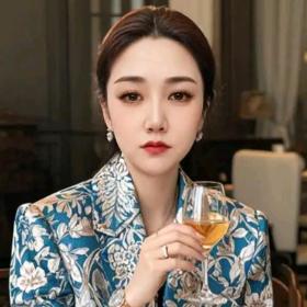 烟酒老板娘