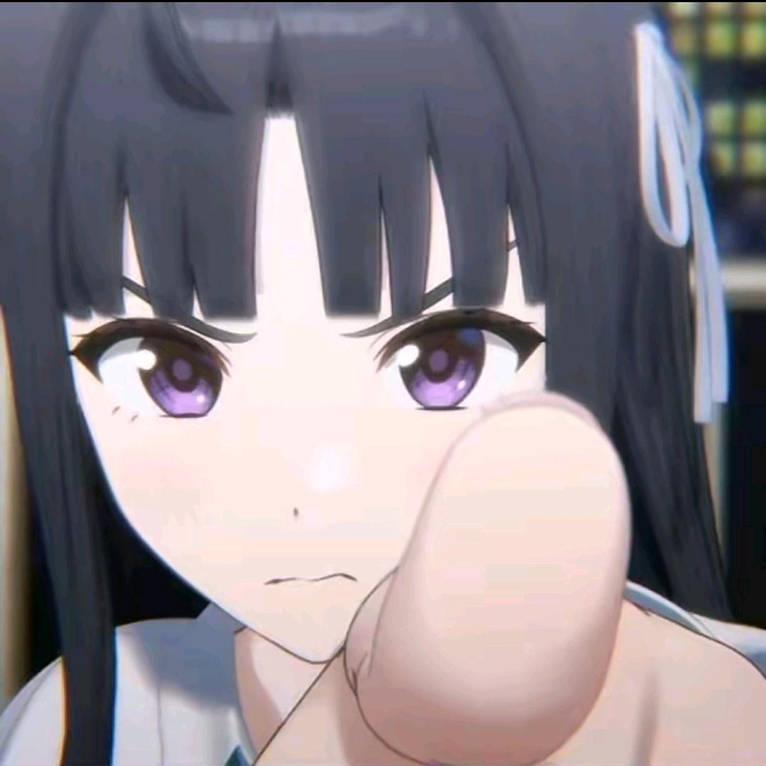 <黑>