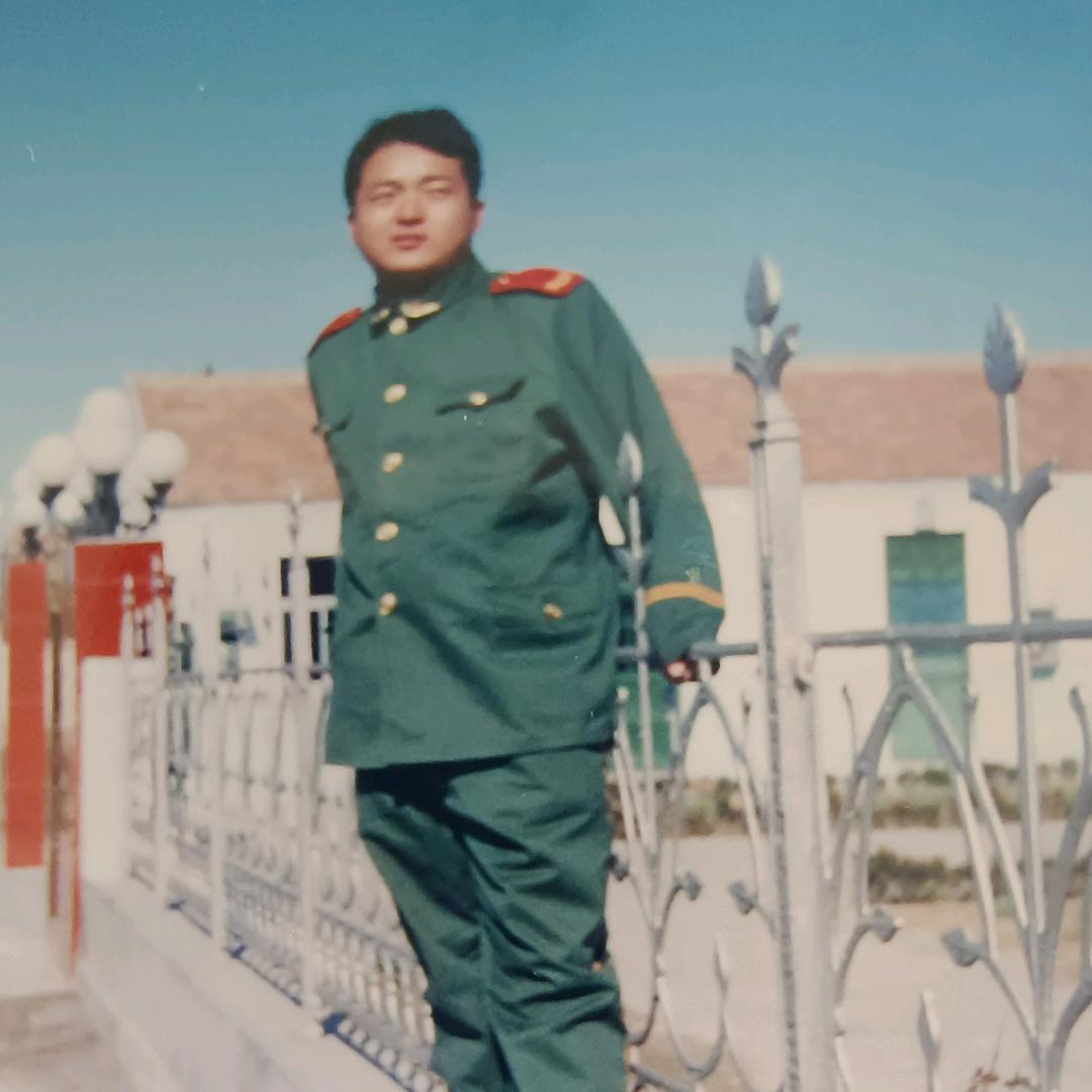 威伟