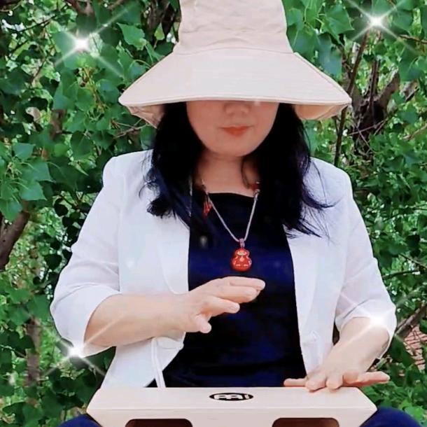 爱打鼓的小姐姐🌻🌻🌻