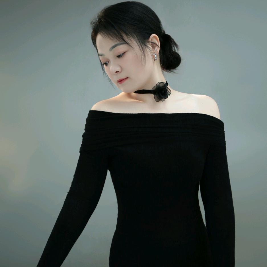 卖眼镜👓的小姐姐☺️（湟里优适眼镜）