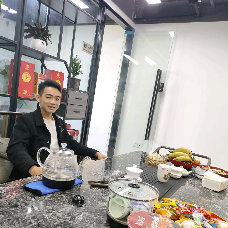小胸弟