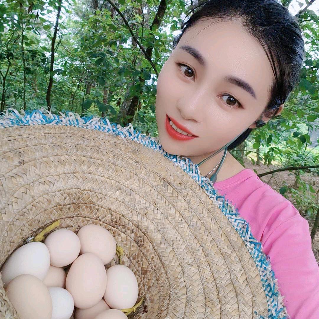 邓玥莹