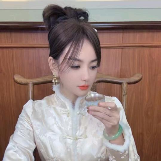 卧龙航哥