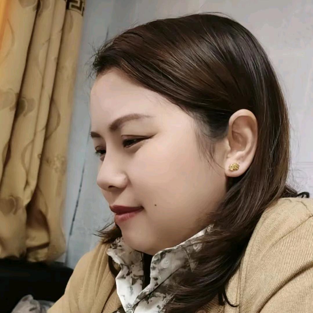 华