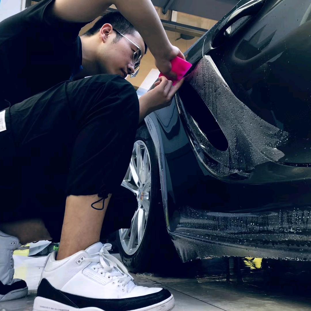 Hello贴膜的佳伟🧸