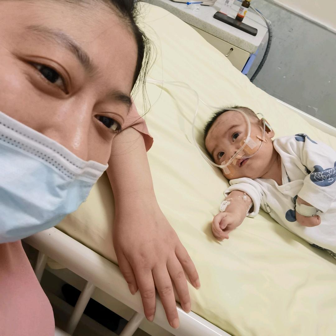 陪安安一起打怪兽