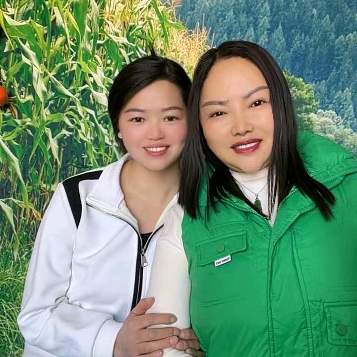 刘欣雨    小号