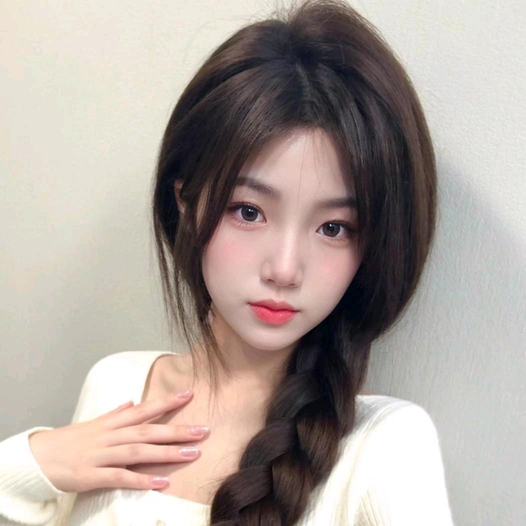 漂亮的女孩儿。