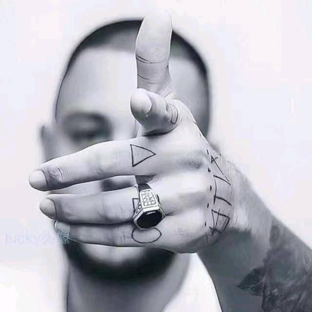 💋回眸一瞬✨笑意未泯