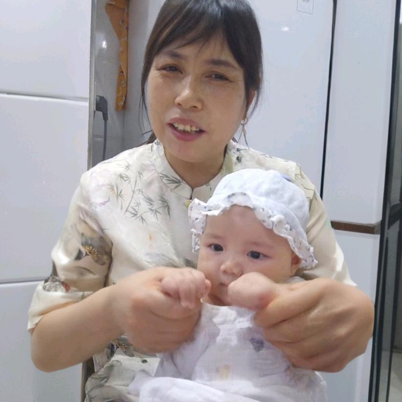 阳阳和奶奶🌻