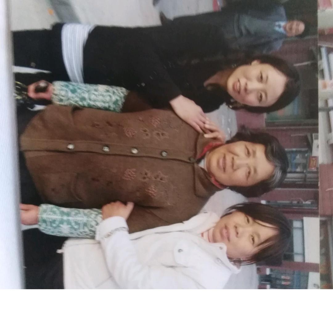 黄文英