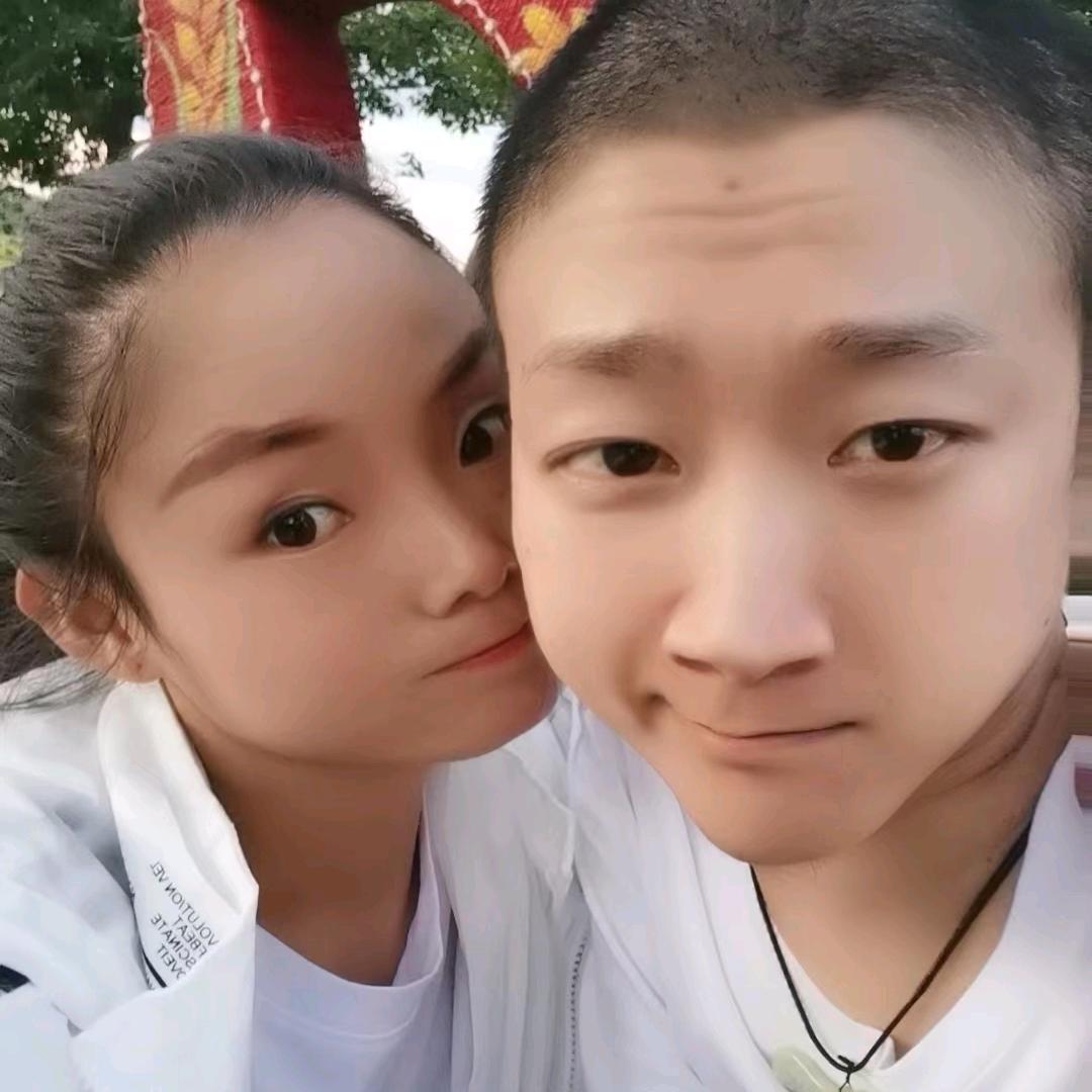 小辉婷婷为爱前行