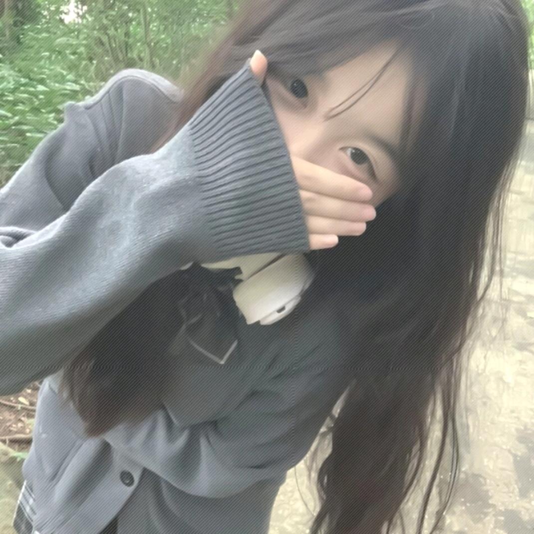 画渣不吃香菜.