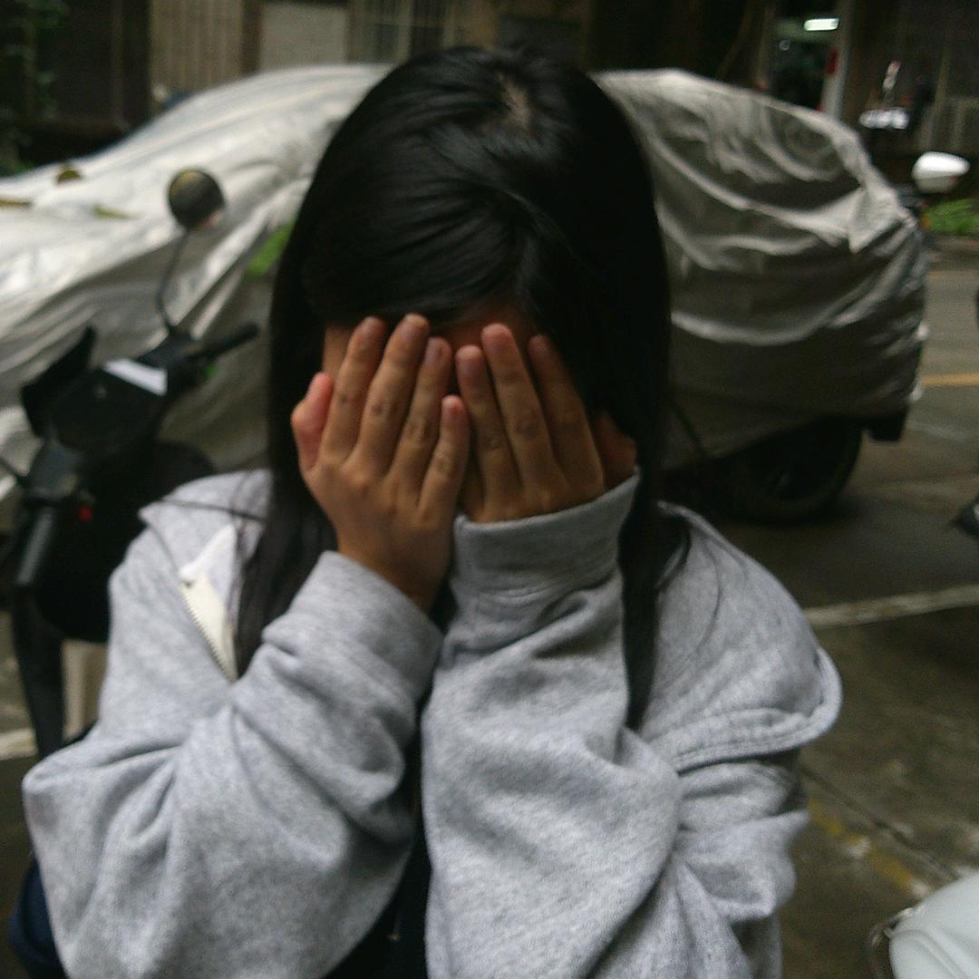 熬夜爆痘痘