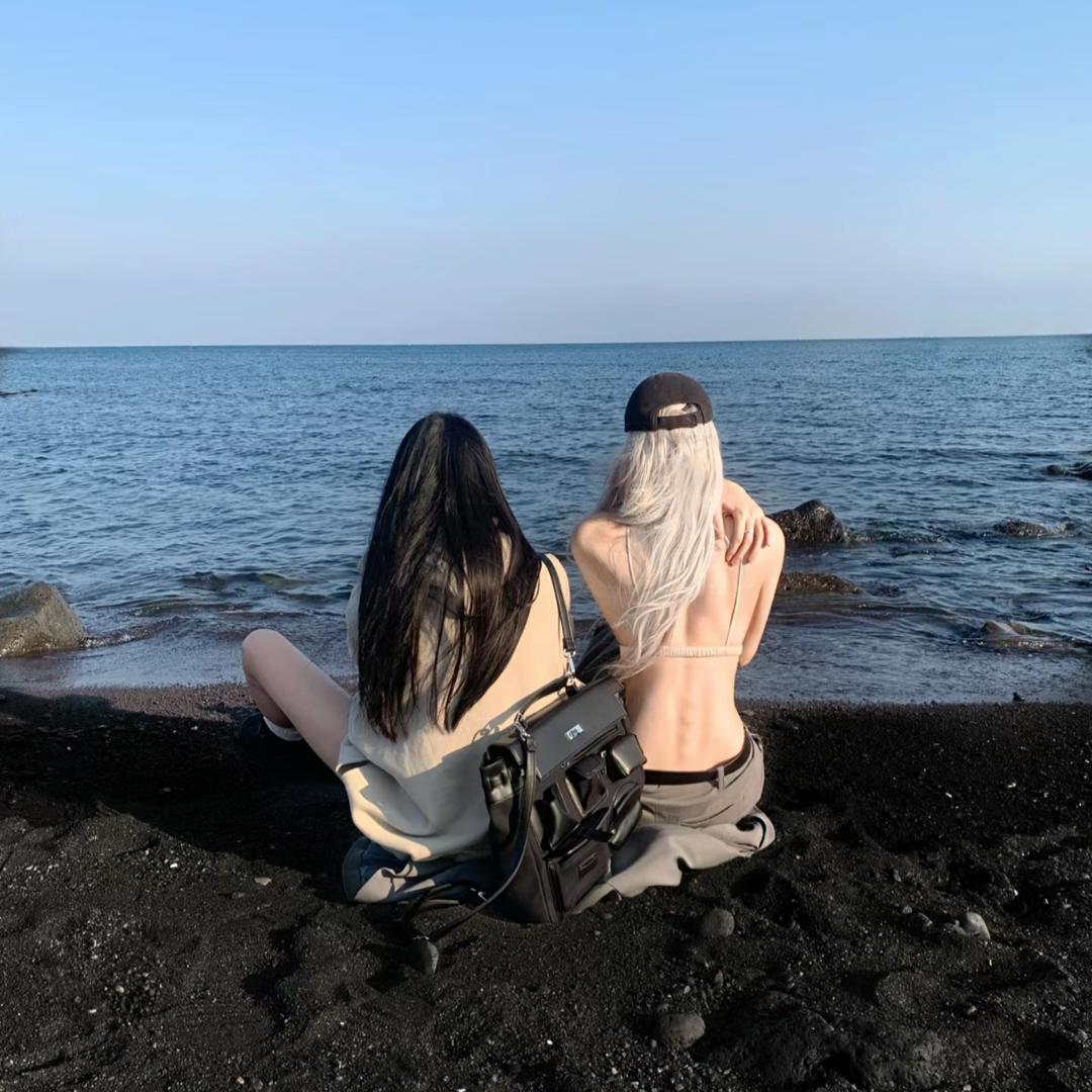《她們》