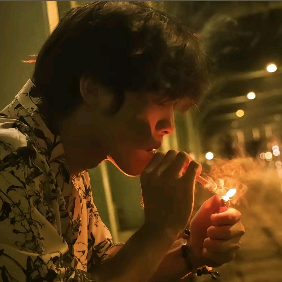 桃花依舊笑春風