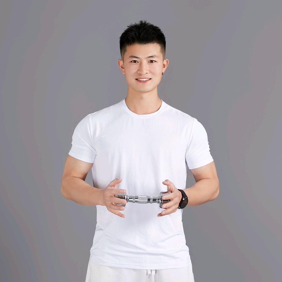 窦公伟爱健身