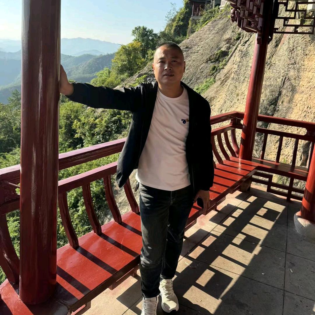 曾凡华