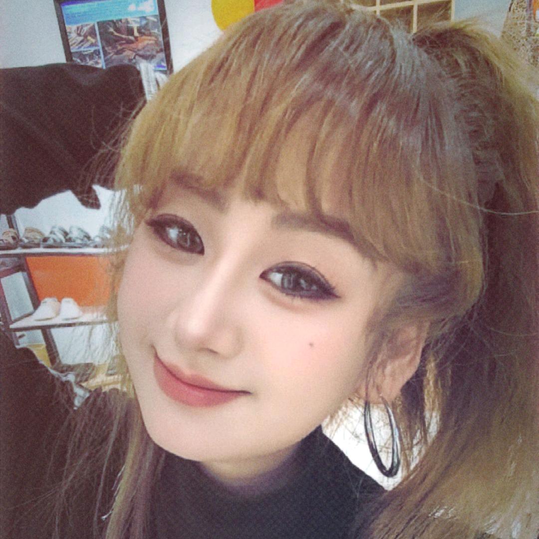 穿花裤衩的女人