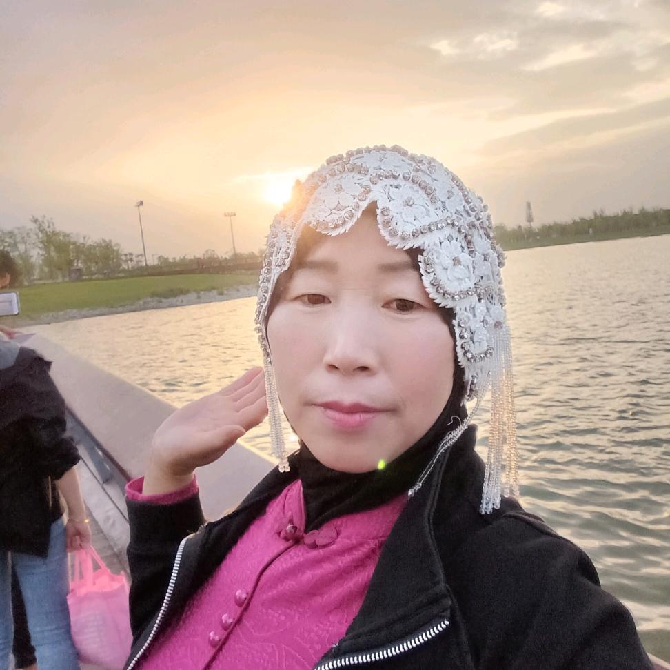 艳艳中午12点10分