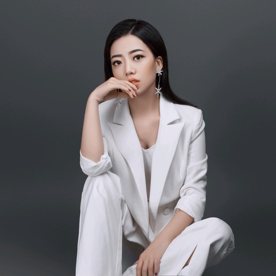 岚小颜玺绣美甲美睫官方号