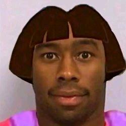 装杯的疣猪蓬蓬