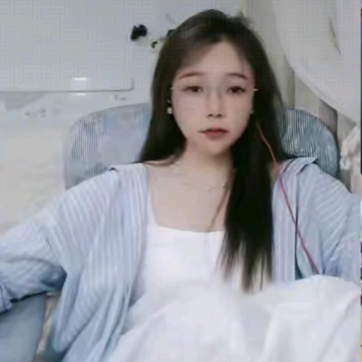 洋娃娃-弹幕游戏