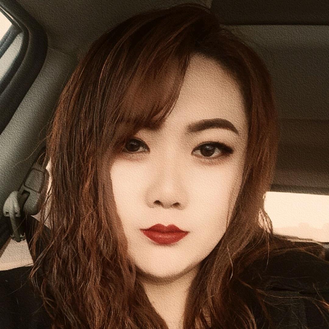 一个疯癫的女银