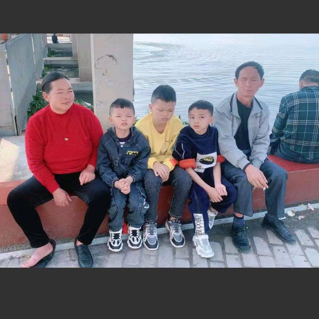 罗明荣