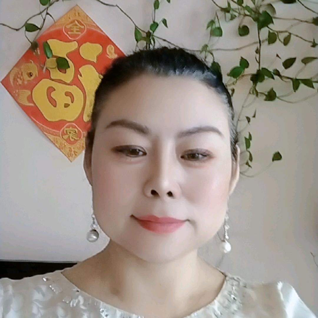 三姐绿幕早上8.20开播