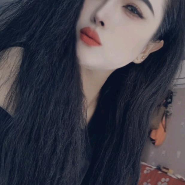英子ಥ_ಥ