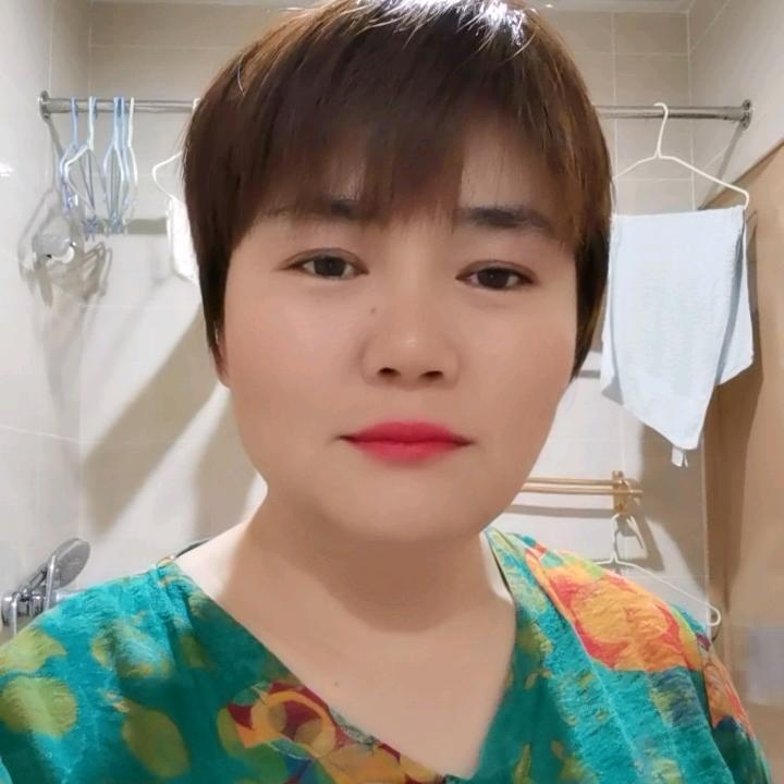 快乐的燕子医院护工