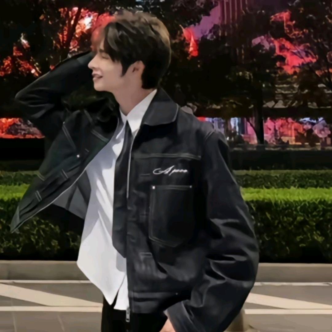 一叶不知秋木苏