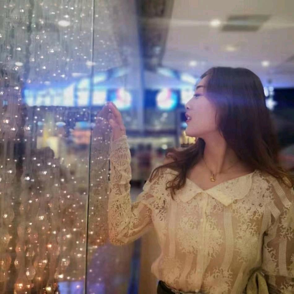 对面的女生