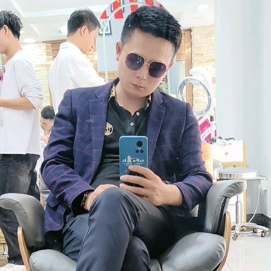 吕家二少爷😊