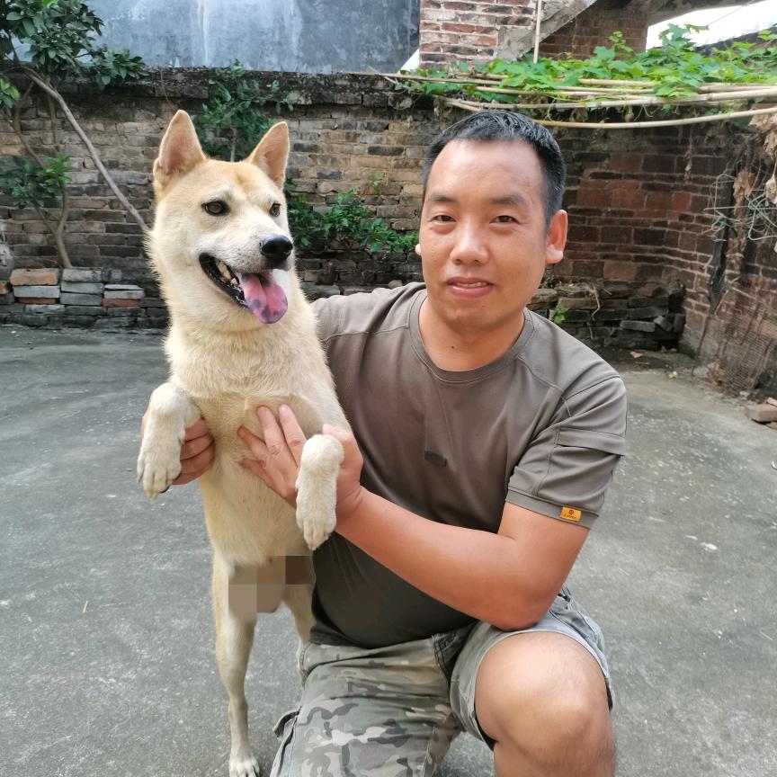 广州喜龙哥做了20年真皮鞋包