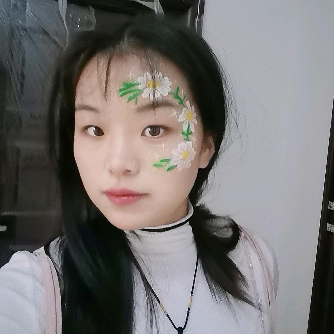 贩卖理想的她