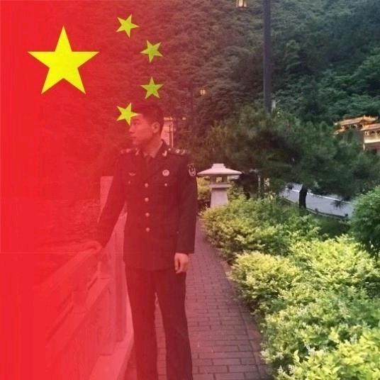 拉导弹的小男孩（逆向而上）