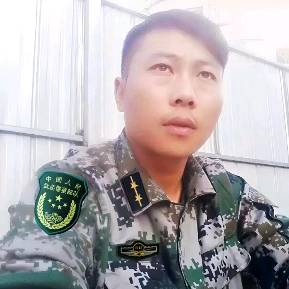 袁参谋󾓭