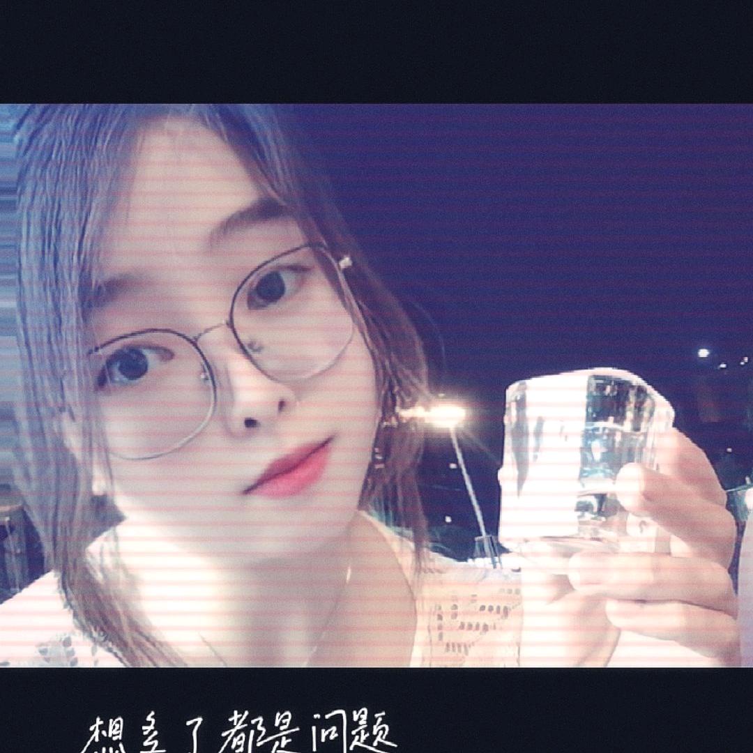 卖酒的小姐姐