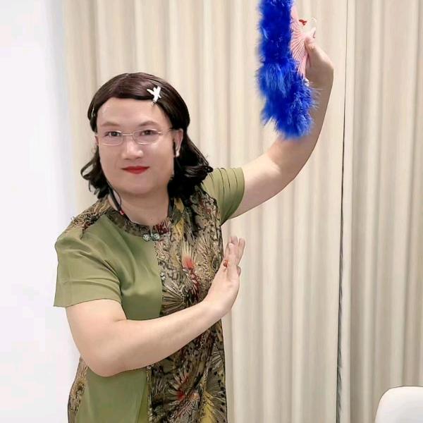 曹坚强（加油）