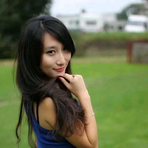说法语的小姐姐