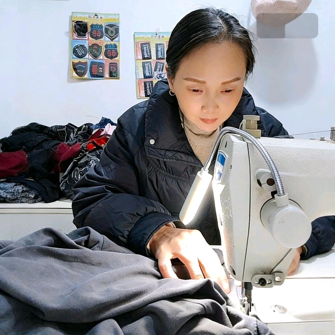 @胡姐修补衣服