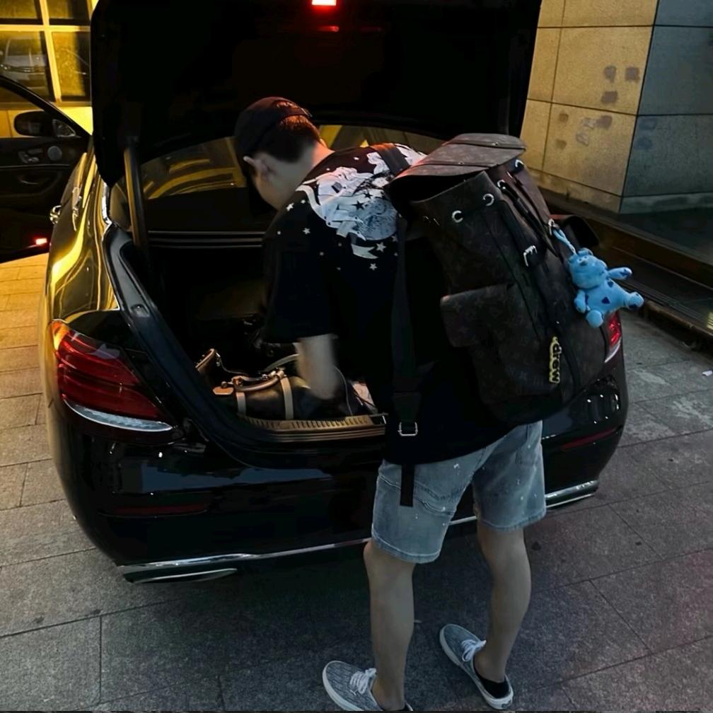 付哈哈…