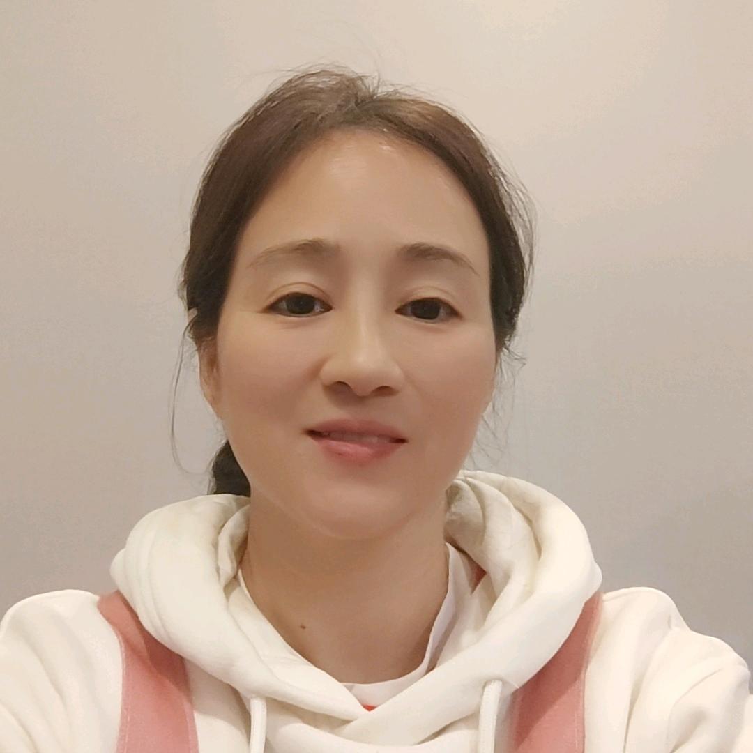 两个儿子的老妈。